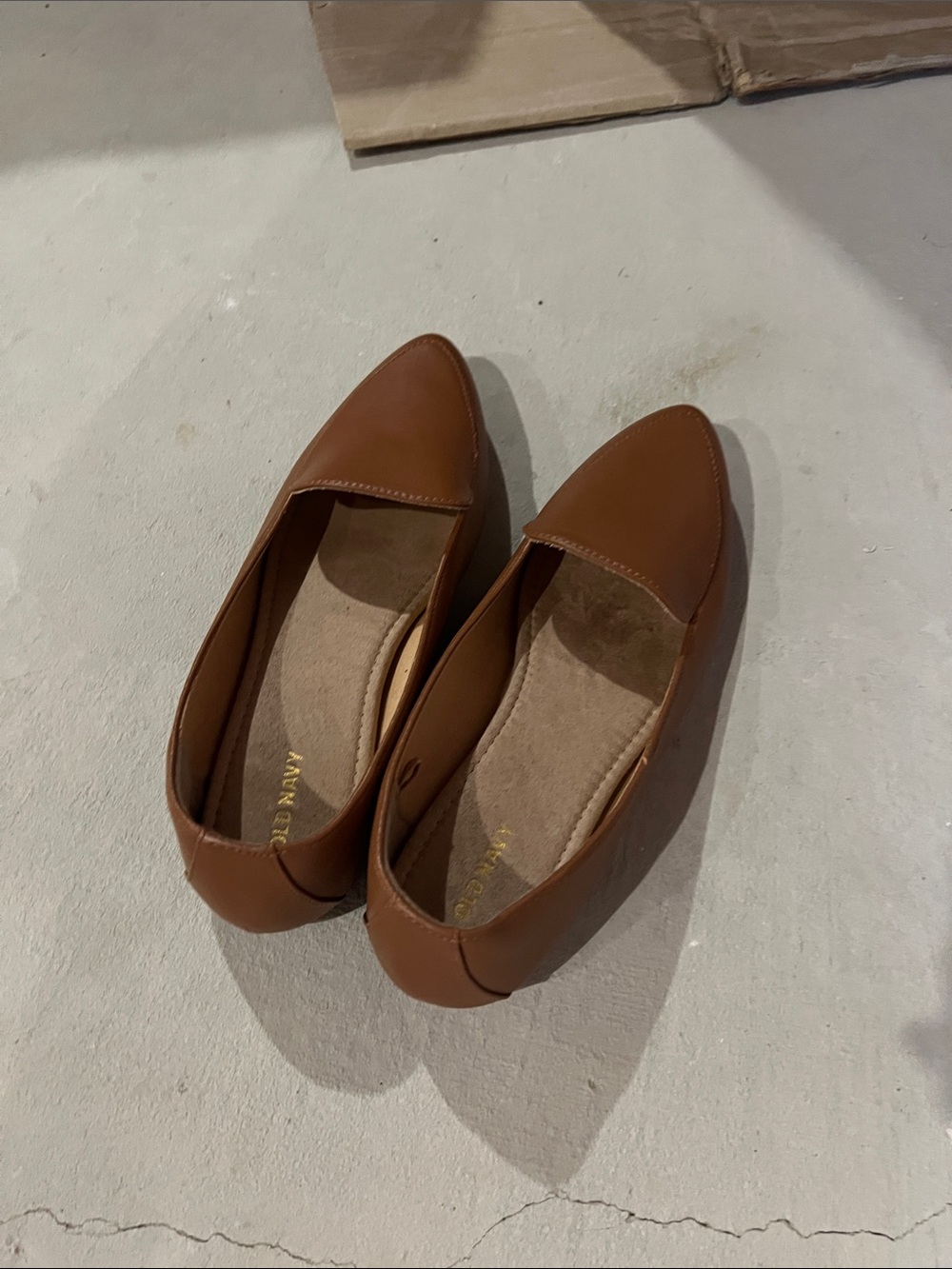Old Navy Women's Tan Pointed Slip-On Flats